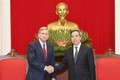 越共中央经济部部长阮文平会见美国高通公司执行副总裁