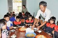 Thầy cô góp gạo thổi cơm nuôi học trò nơi huyện nghèo Tu Mơ Rông