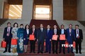 越南政府总理阮春福会见红星奖获奖青年企业代表
