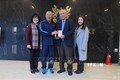 越南驻韩国大使走访慰问在韩国参加集训的越南国家男子足球队
