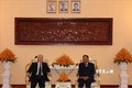 阮富仲会见柬埔寨参议院议长赛冲 和国会主席韩桑林