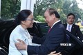 越南政府总理阮春福会见老挝国会主席巴妮 