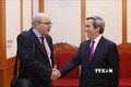 越共中央经济部长阮文平会见国际货币基金组织代表团