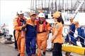 QNa 90129 TS号渔船海上遇险情 越南海上搜救力量及时出动52名船员全部获救