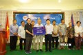 越南BIDV银行代表团看望慰问旅柬越南革命时期有功人员