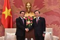 国会副主席冯国显会见老挝国会代表团