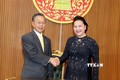 越南国会主席阮氏金银与泰国国会下议院议长川•立派举行会谈
