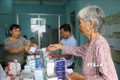 Tặng quà, khám bệnh, phát thuốc miễn phí cho phụ nữ vùng biên Bình Hòa Tây