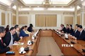 胡志明领导会见马来西亚政府原产业部部长郭素沁