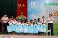 Tặng 540 suất học bổng cho học sinh nghèo hiếu học tại tỉnh Kon Tum