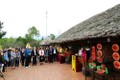 各国驻越大使和国际友人了解越南春节的传统文化