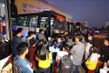 胡志明市举行春节爱心列车活动送贫困职工回家过春节