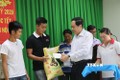 越南祖国阵线中央委员会主席陈清敏在芹苴市开展春节慰问活动