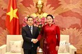越南国会主席阮氏金银会见老挝驻越大使