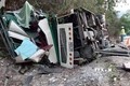 老挝客车侧翻事故：2名越南人遇难 其他4人受伤