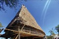 传统龙屋是昆嵩市得热瓦乡昆祖德里村民族同胞的文化象征。图自越通社