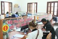 Người dân làm thủ tục tại BHXH tỉnh Gia Lai. Ảnh: TTXVN phát