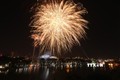 越南民众欢度元旦喜迎2021新年
