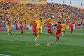外媒发表文章高度评价越南足球甲级联赛重启 上万球迷坐满球场