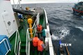 成功营救4名在海上漂泊的外籍渔民