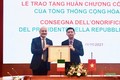 越南社会科学翰林院院长裴日光荣获“意大利之星”骑士勋章