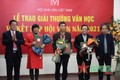 Hội Nhà văn Việt Nam trao Giải thưởng Văn học năm 2021