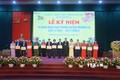 Các cá nhân nhận Bằng khen của Chủ tịch UBND tỉnh Sơn La. Ảnh: Quang Quyết-TTXVN