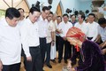 Chủ tịch nước tham quan Nhà trưng bày gốm Bàu Trúc tại thôn Bàu Trúc. Ảnh: Thống Nhất-TTXVN