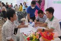 Các đơn vị, doanh nghiệp trực tiếp phỏng vấn người lao động ứng tuyển tại Ngày việc làm tỉnh Kon Tum. Ảnh: Dư Toán – TTXVN