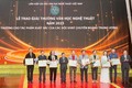 Trao Giải thưởng Văn học nghệ thuật năm 2023 cho các tác phẩm xuất sắc của các Hội Văn học nghệ thuật chuyên ngành Trung ương. Ảnh: dangcongsan.vn