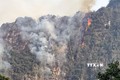 Khống chế đám cháy trên núi đá vôi ở huyện Mai Sơn, Sơn La