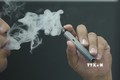 Gia tăng tình trạng thanh thiếu niên hút thuốc lá điện tử​