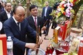 Chủ tịch nước Nguyễn Xuân Phúc dâng hương tưởng niệm, tri ân cống hiến của các bậc tiền bối