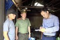 Cán bộ phòng An ninh Nội địa, Công an tỉnh Yên Bái thường xuyên lên các bản có người Mông sinh sống để tuyên truyền. Ảnh: Tuấn Anh-TTXVN