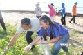 Ra quân tổng vệ sinh môi trường hưởng ứng Ngày Du lịch Bình Thuận