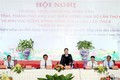 越南国会主席阮氏金银出席东南部和九龙江三角洲地区人民议会常务会议