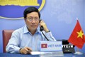 越南政府副总理兼外长范平明与英国外交大臣拉布进行电话会谈