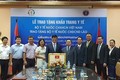 越南卫生部向老挝卫生部赠送20万只口罩