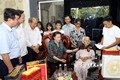 越南国会主席阮氏金银看望越南英雄母亲和政策优抚家庭