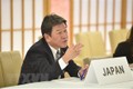 日本外务大臣对新加坡进行正式访问