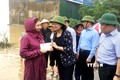 国家副主席邓氏玉盛看望慰问广平省洪灾受灾群众