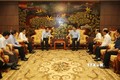 越南通讯社代表团莅临广治省开展向受灾群众送温暖献爱心活动