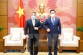越南国会主席王廷惠会见菲律宾驻越大使梅纳多