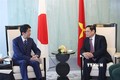 越南政府总理范明政分别会见日本前首相安倍晋三和越日前特别大使杉良太郎