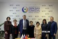越南友好组织联合会与欧亚人民协会加强合作
