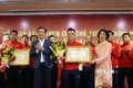 越南国家室内五人制足球队荣获政府总理颁发的奖状