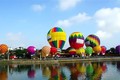 广南省会安举行热气球节