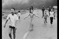 越裔摄影记者尼克幼及“凝固汽油弹中的女孩”照片向公众展示