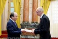 越南国家主席接受克罗地亚与塞内加尔两国新任驻越大使递交的国书