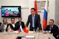 越南驻俄罗斯大使馆代表团走访了解在俄越南侨胞经营状况
